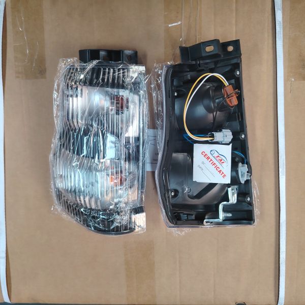 Waterproof Durable OEM Fit Truck Corner Light Assembly Turn Signal Side Marker Lamp for Isuzu Nissan Heavy Duty Truck