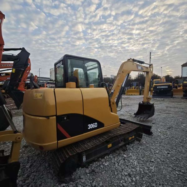 Used Caterpillar 306D Tracked Excavator with 400mm Wide Tracks for Stable Small-Scale Demolition