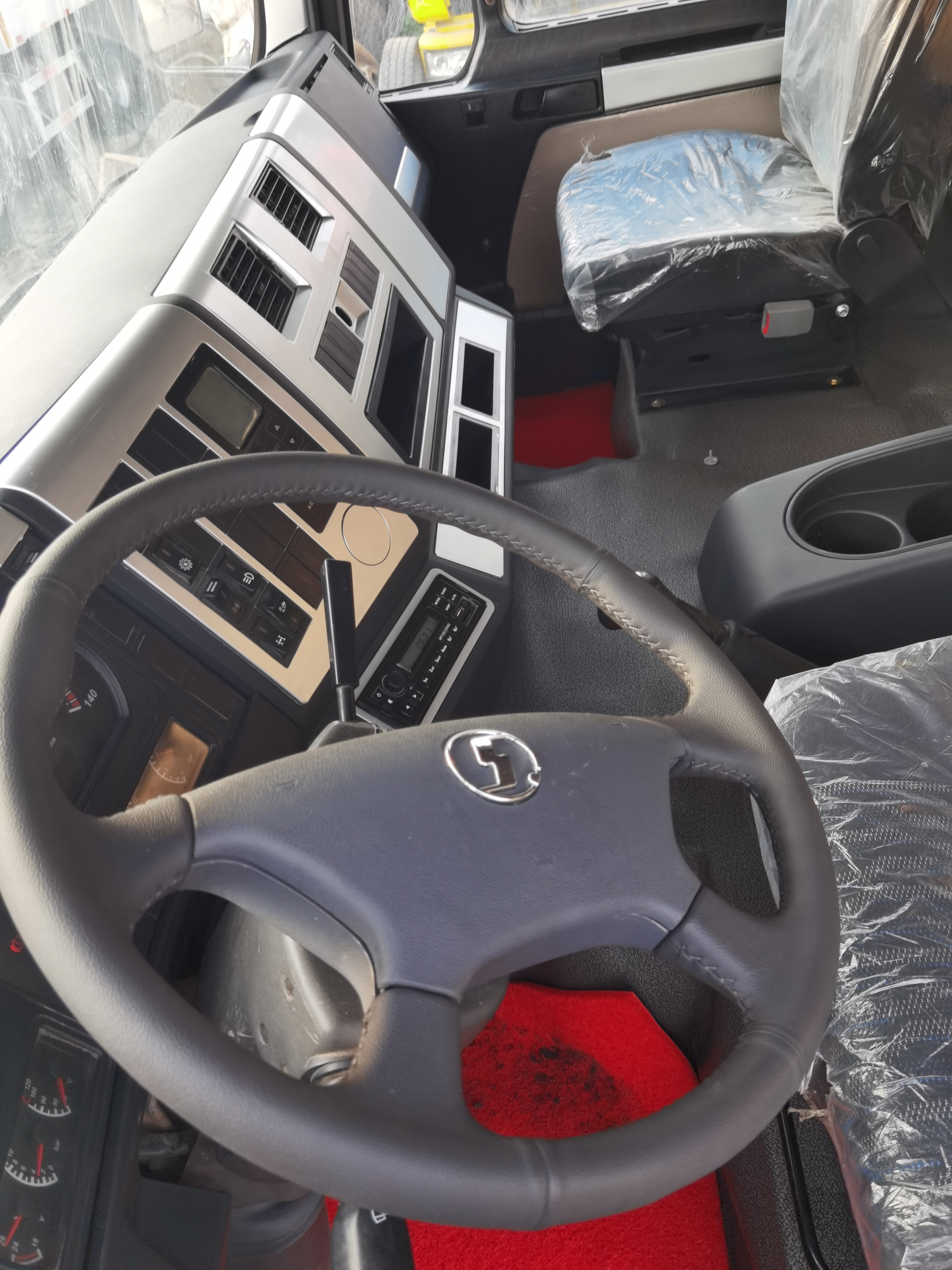 Подержанный SHACMAN F3000 8X4 тяжелый грузовик 10 шины подержанный 380 л.с.