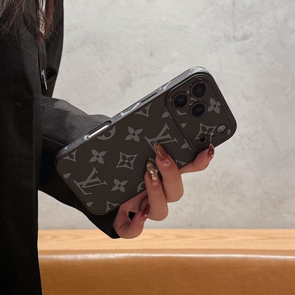 LV4 Color Fine Hole Edge Phone Case for iPhone 17 Pro Max