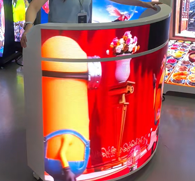 U Shape GOB P2.5 LED Display with 650nit Brightness and Magnetic Front Maintenance for Indoor Front Desk