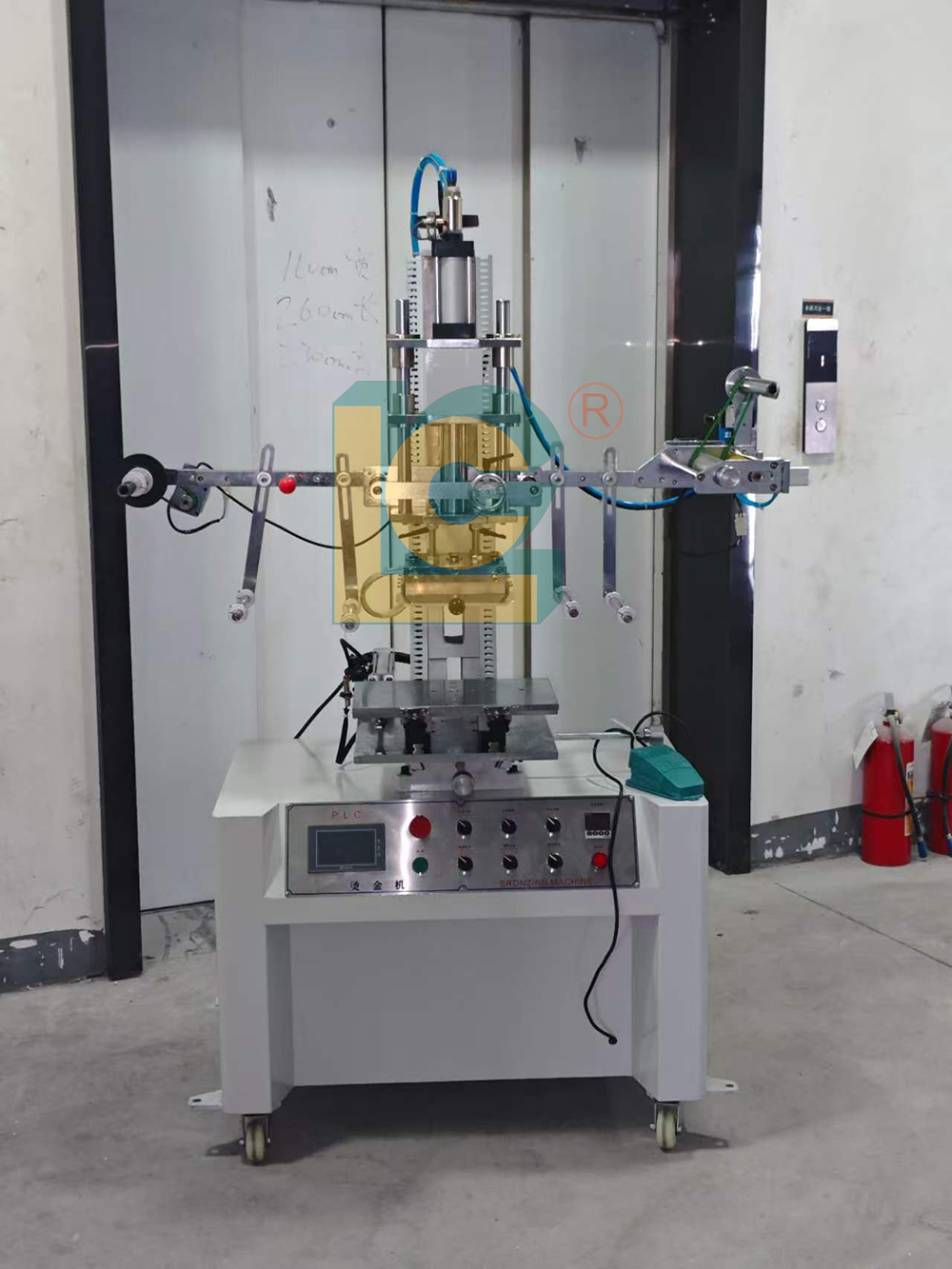 Semi-automatic Push-pull Worktable Flat Hot Stamping Machine