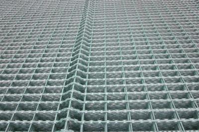Protective Factory Price Galvanized Powder Coated Razor Barbed Wire Fencing