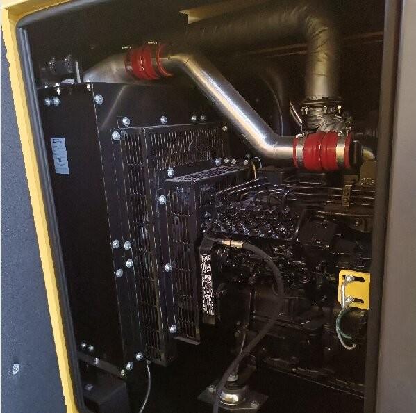 Fuel Efficiency Open Type Diesel Generator Set 300KVA Cummins Engine