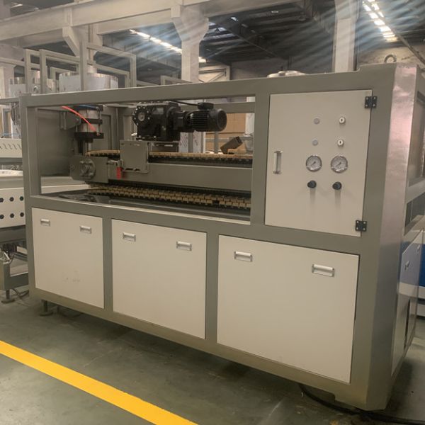 250mm 400kg/H WPC Profile Production Line Twin Screw Extruder