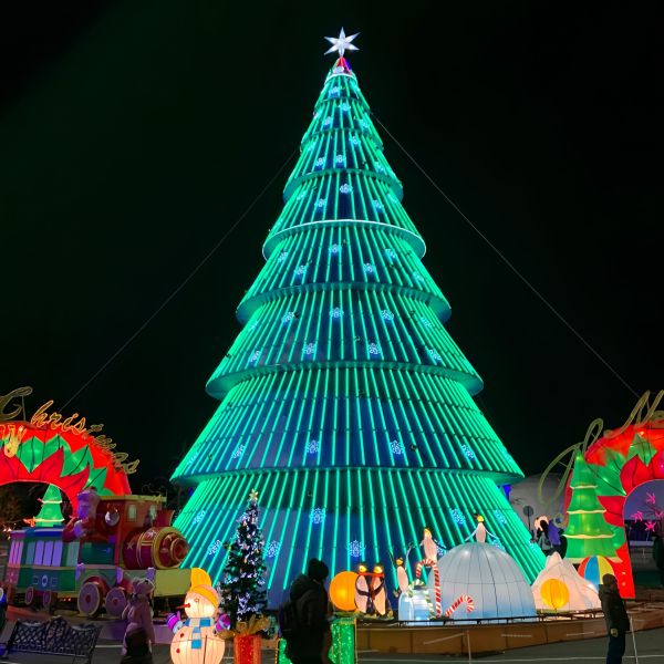 Giant Outdoor LED Strip Metal Frame Christmas Tree, Waterproof Large Lighted Christmas Tree Sculpture for Plaza, Mall & Christmas Light Festival