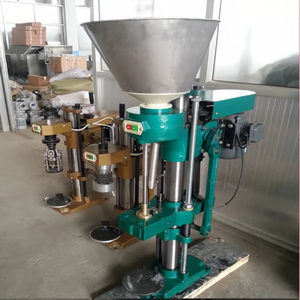 0.75KW Semi Auto Capping Machine 1200BPH - 1500BPH Semi Automatic Corker