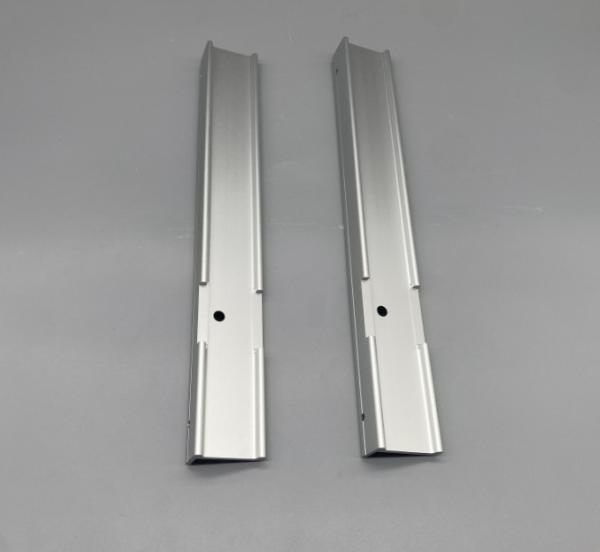 Rigoureuse rigidité et bonne conductivité étagère d'extrusion en aluminium à un coût abordable
