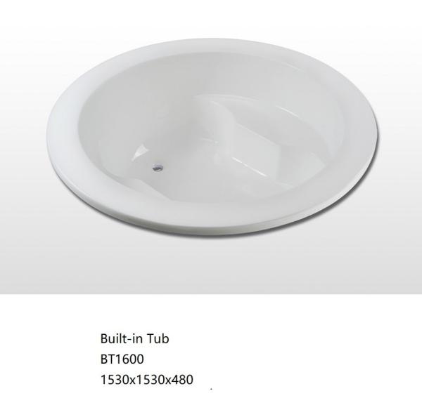 Durable Using Circular Built-In Acrylic Bathtub Easier Cleaning White Color