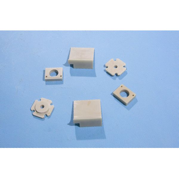 High Temperature Resistant Aluminum Nitride Ceramic Machinery Parts Natural Color