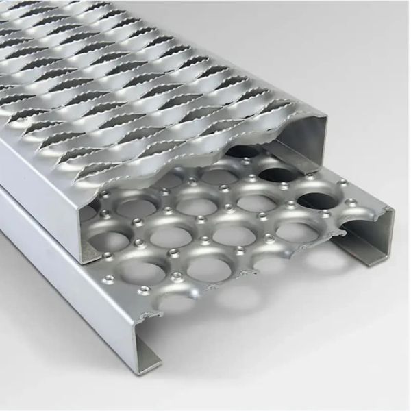 Stainless Steel 304 Perforated Mesh Sheet for Screening and Protective Covers