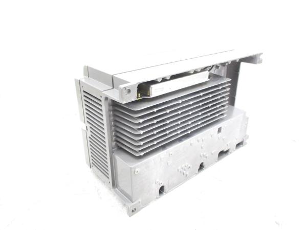 FR-Z240-2.2K-UL a entré la tension/tension de sortie est de 400 - 460 VCA, 3HP, COMMANDE à C.A. Z200 de Mitsubishi.
