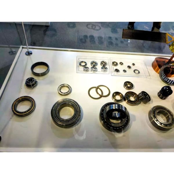 Metric Inch Wheel Hub Bearing Car/Automotive/Motorcycle Spare Parts 30/32 Series Taper/Tapered Roll