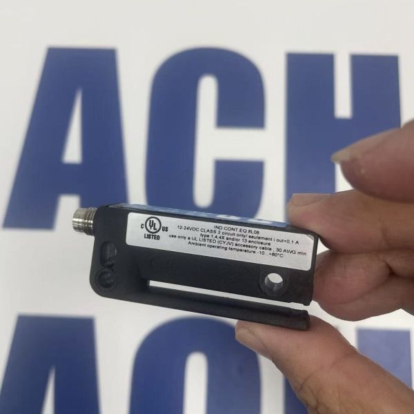 SICK WFS3-40P415 | 3mm Slot Fork Sensor, PNP, 10-30V DC, M8 Connector
