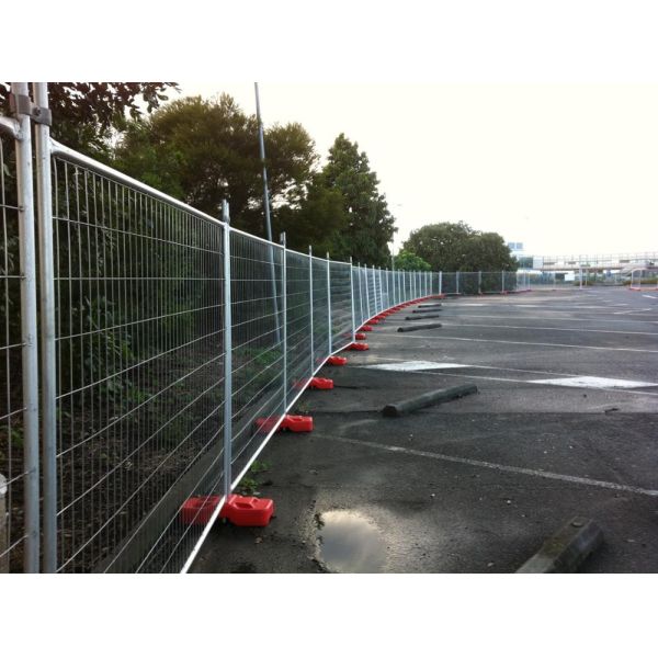High Strength 2100x2400mm Temporary Steel Fencing For Commercial Construction
