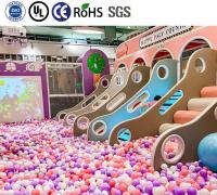 Inversión comercial en el patio de recreo de laberinto interior, equipo de juego para niños