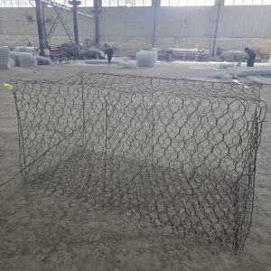 Erosion Control Galvanized Woven Gabion Box /PVC Gabion Box Retaining Walls for Slope Stabilization