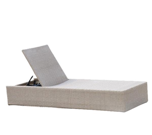 Rattan Beach Lounge Chair Sun Lounger Bed PE Rattan Garden Outdoor Swimming