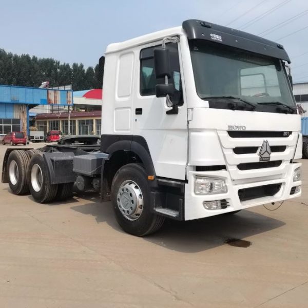 371 л.с. Подержанный трактор Howo Sinotruck 10 шины