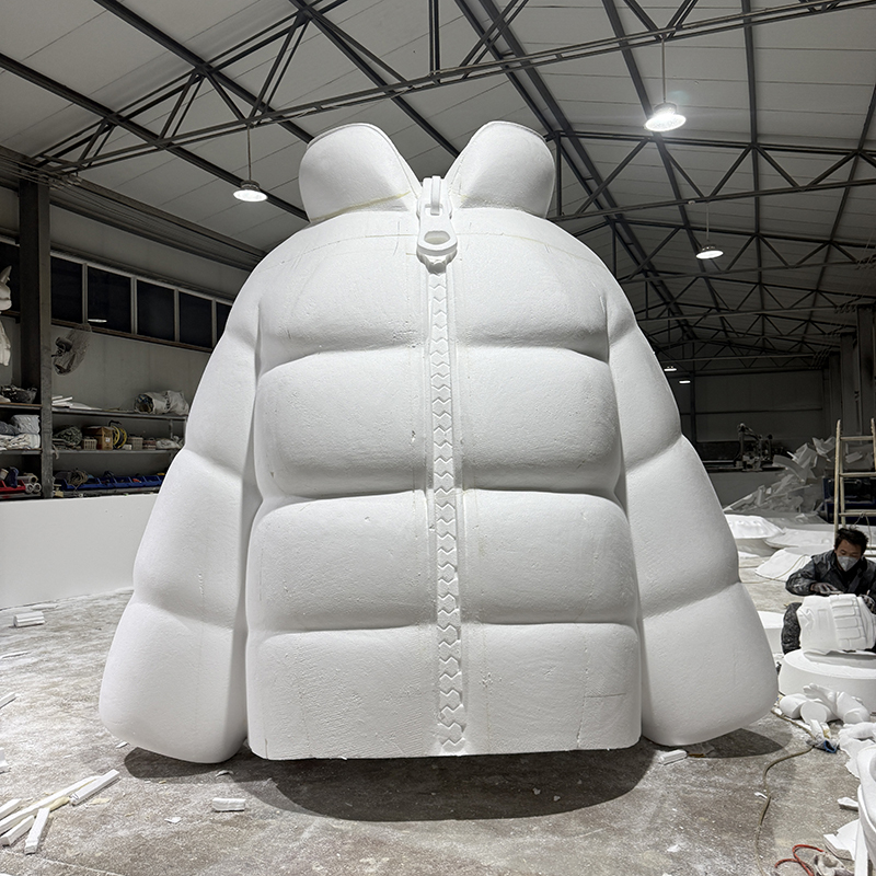 FRP Giant Down Jacket Landscape Sculpture Commercial Display Prop