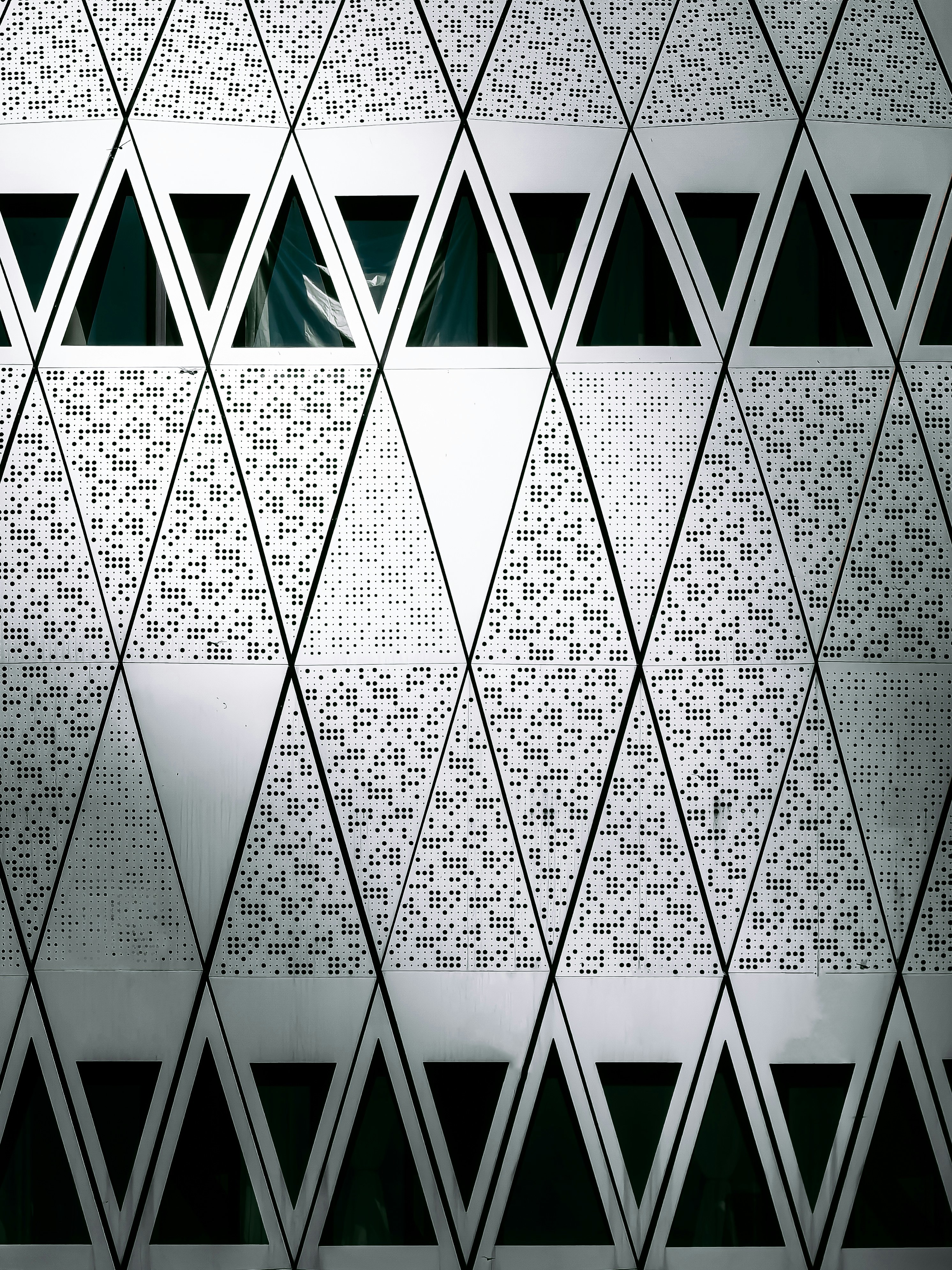 Triangular Geometric Perforated Aluminium Facade Panels PVDF Coating