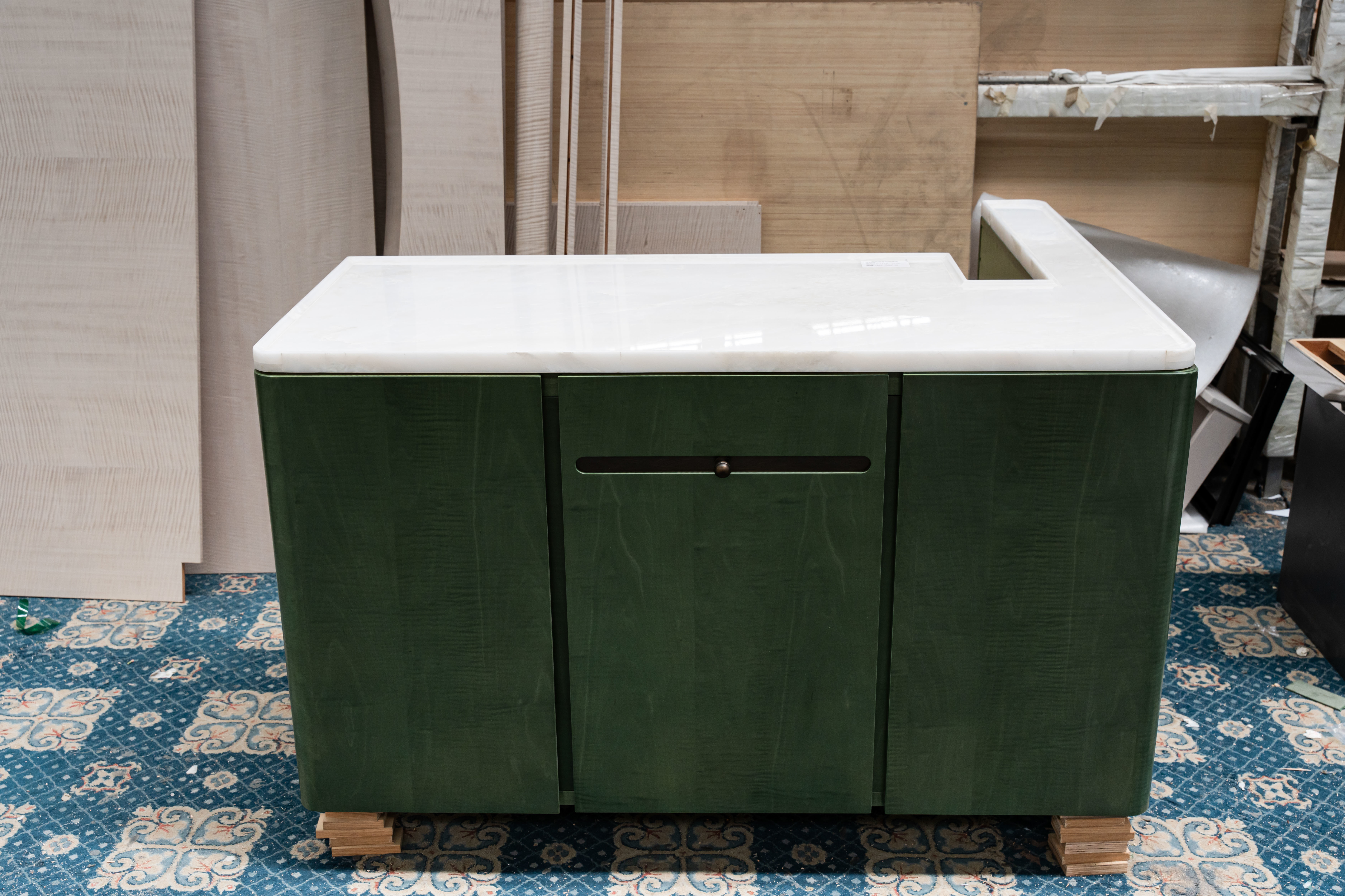 Home‑use L‑shaped Marble Top Kitchen Cabinet, Dark Green Painted Base Corner Storage Cabinet with Metal Legs