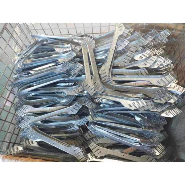 Logo personnalisé Galvanisé Z275 Joist en acier à tige ouverte pour la construction de cadre en bois Épaisseur 1,2 mm