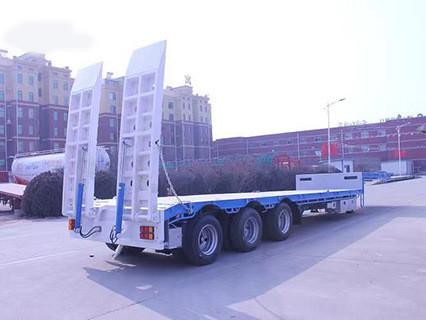 1310mm Wheel Base Heavy Duty 3 Axles Gooseneck Lowbed Semi Trailer with Air Suspension
