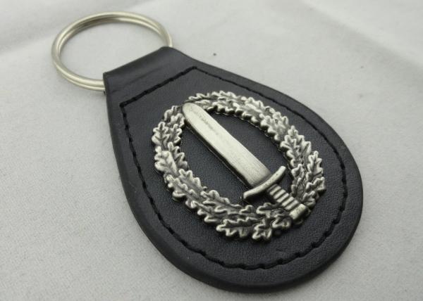 Die Casting Personalized Leather Keychains with 3D Zinc Alloy Emblem, Antique Silver Plating