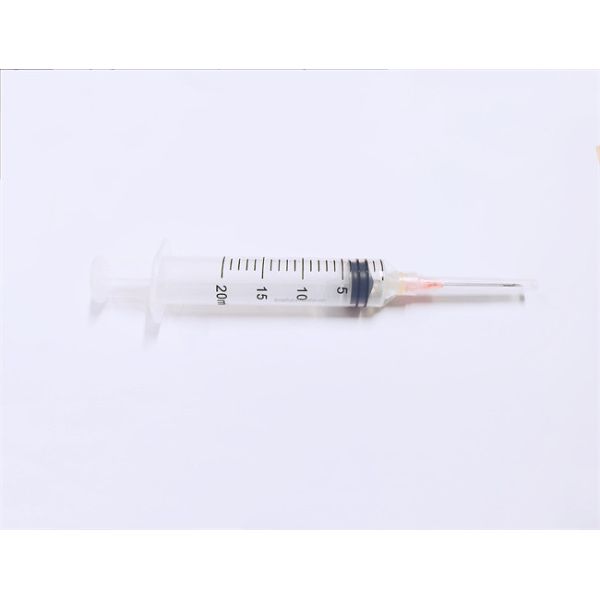EO Sterilization Disposable Safety Syringe With Retractable Needle 2ml 3ml 5ml