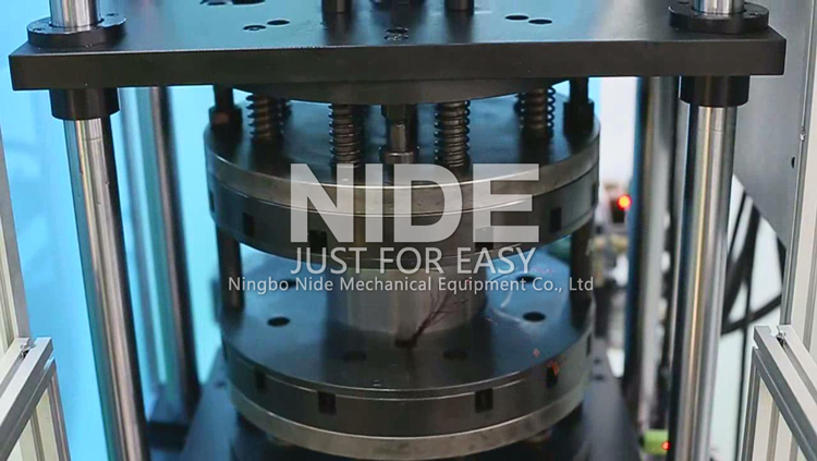 Выпускные экзамены катушки статора NIDE полноавтоматические небольшие формируя электрический двигатель машины