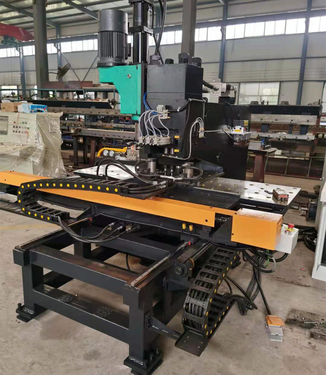 Стабильность BNCZ100 гидравлической плиты CNC пробивая и сверля машины работы