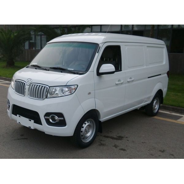 Passenger Van Cargo Vehicles X30 With 7 Seats Max Cargo Space 4.3 m³