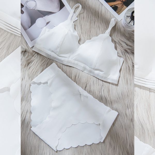 New Arrival Female Seamless Panties With Bra Pants and Bra Wholesale Comfortable Fashion Womens Panties and Bras Seamless