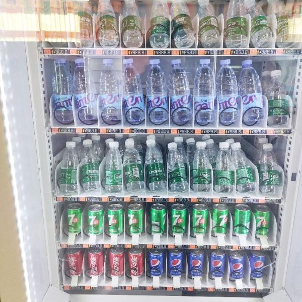 New Type Of Snack And Drink Vending Machine With Touch Screen Or Advertising Screen Vending Machine