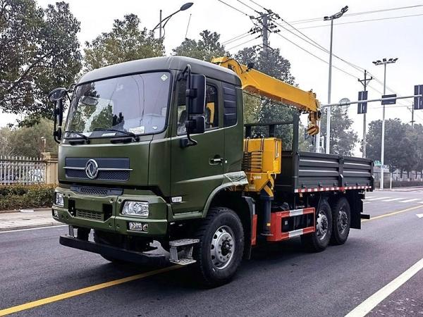 China Dongfeng KR 6.3T Truck Mounted Mobile Crane For Bridges Subways Buildings