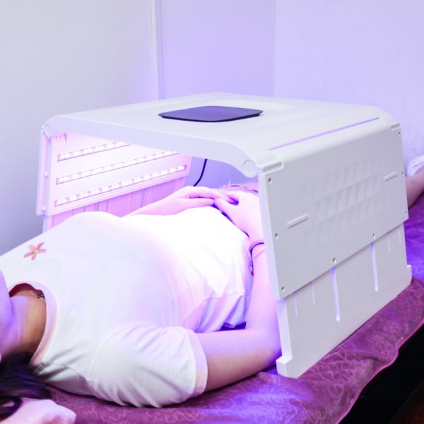 Прибор личной заботы терапией красного света машины терапией фотона СИД 7 цветов