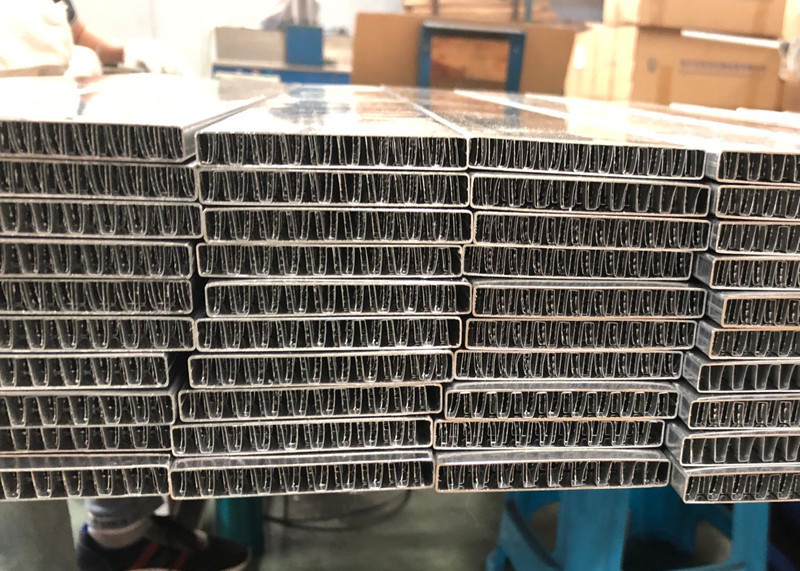 Сплав ядра трубки Intercooler трубки Finsh алюминиевый высокочастотный CAC мельницы с алюминиевым запасом ребра