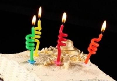 Customized  Thin Twisted Birthday Candles With Paraffin Wax Material SGS Approval