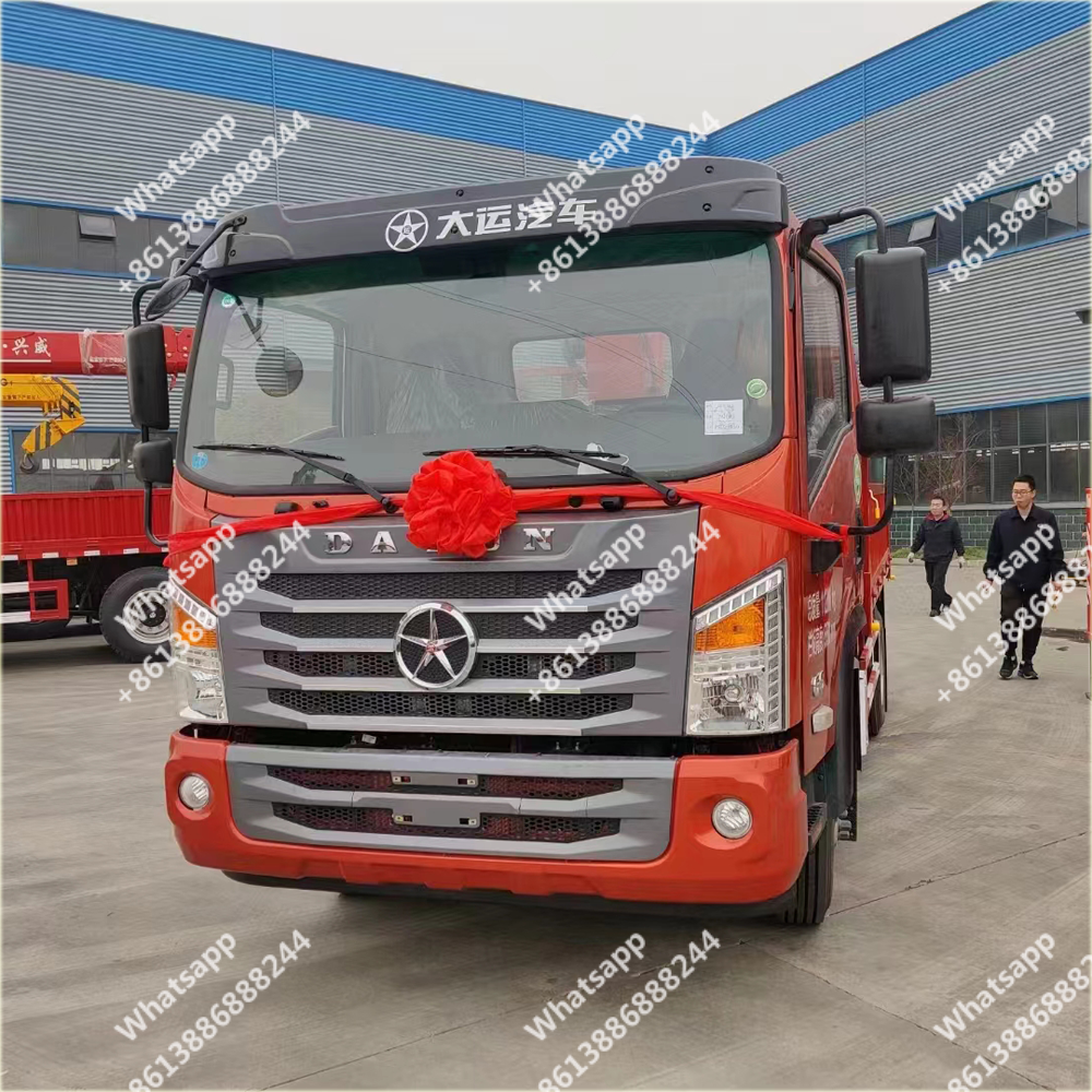 DAYUN Telescopic Boom Crane Truck Mounted 4 Tons Folding Crane