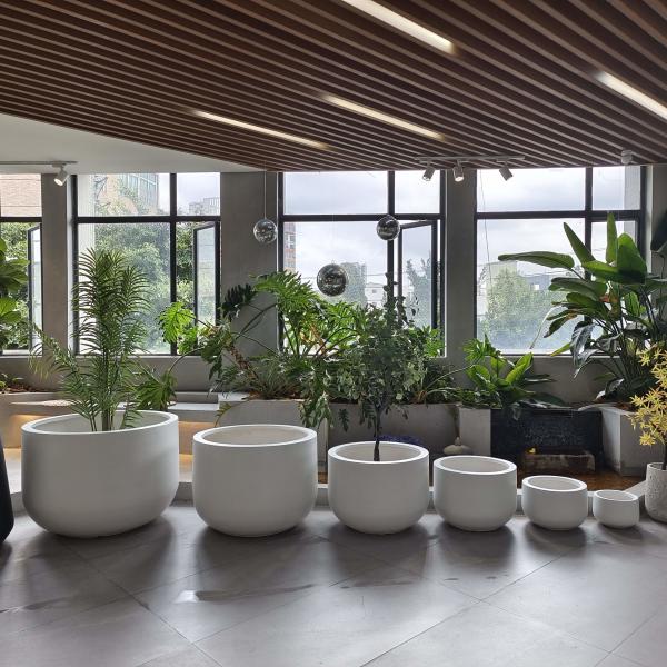 Indoor Outdoor Smooth Fibre Clay Planter With Drainage Holes