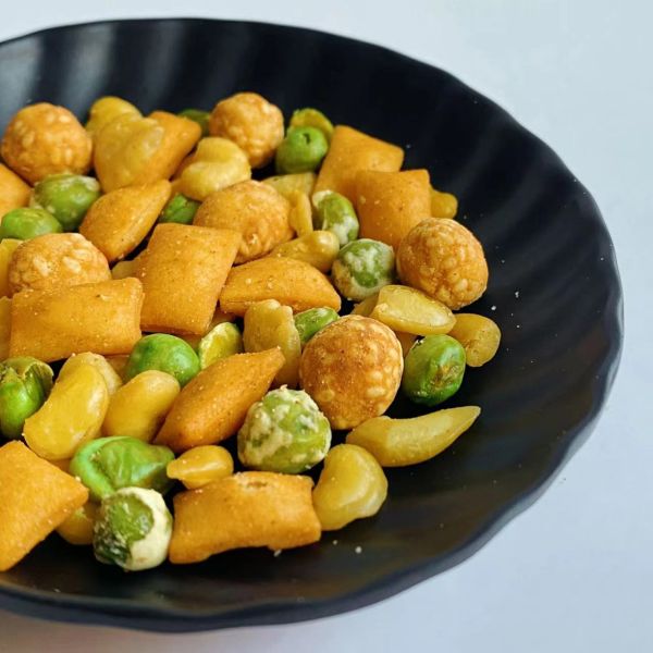Asian Thai Style Coated Peanut Snack Customized Assorted Nut Snack Mix