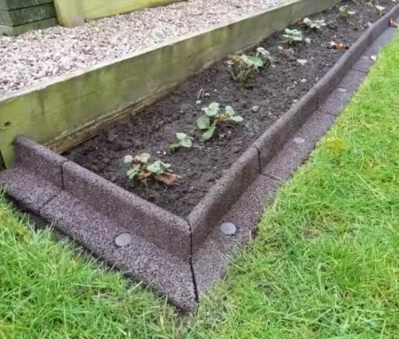 Recycled Rubber Landscape Edging  Sizes And Colors Can Be Customized