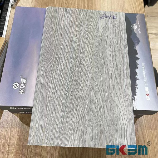 Нажмите на выскальзывание LS-W8012 роскошного настила SPC винила огнеупорное анти-