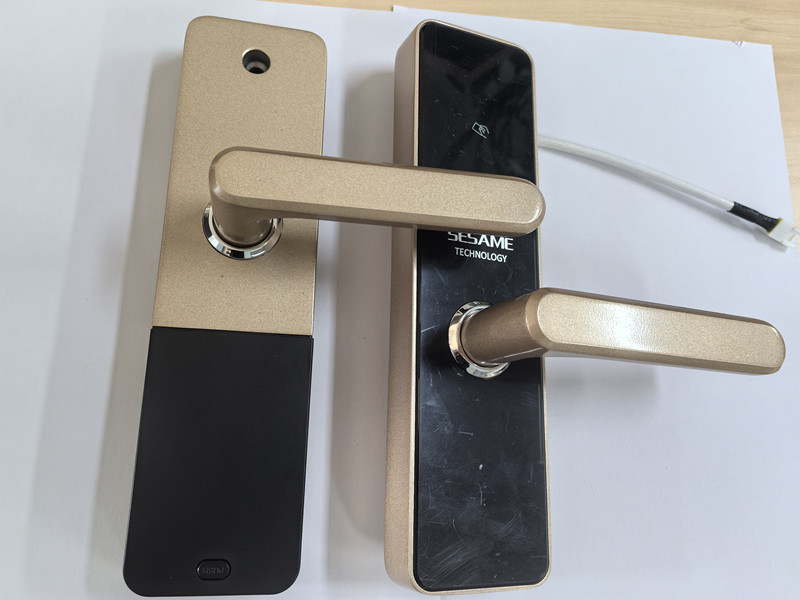 Bluetooth / WiFi Smart Door Lock с функциями дистанционного управления