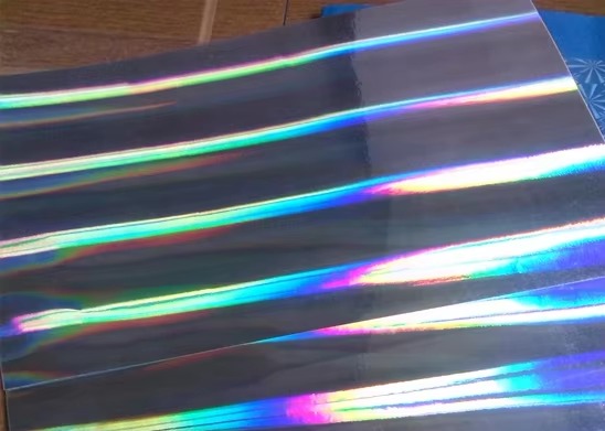 Ventas directas por fabricante Película de laminación húmeda metalizada holográfica de alta calidad para embalaje e impresión