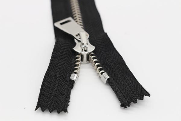 Big Round Teeth Coats And Clark Purse Zipper ,  Garments / Bags Coats And Clark Separating Zippers