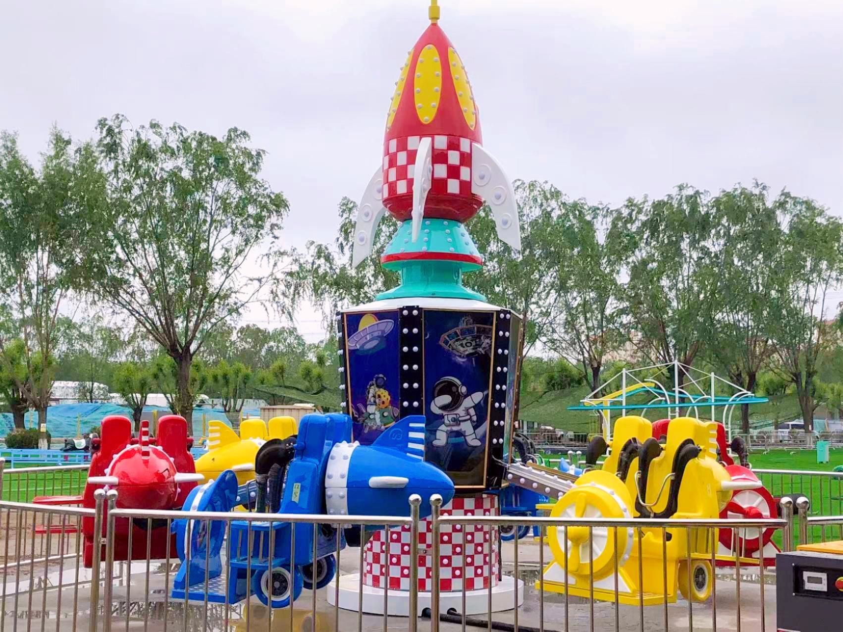 Robust Steel Adventure World Rides Airplane For Amusement Park 12 Seat 15kW