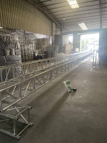 Silver Aluminum Layer Truss Aluminum DJ Lighting Truss For Outdoor Concerts