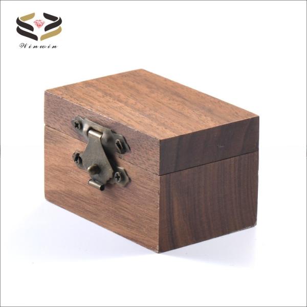 Walnut Wooden Ring Box Solid Wood Packaging Boxes Custom Logo 60*40*36mm